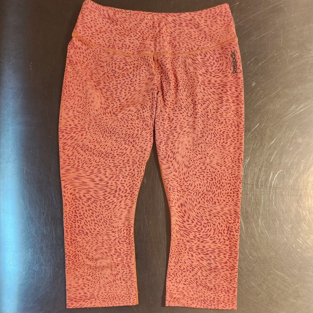 Reebok High-Waist Peach & Plum Leopard Print Capris | Women | Medium - Picture 3 of 10